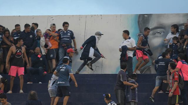 Incidentes en febrero del 2020 entre hinchas de Independiente Rivadavia.