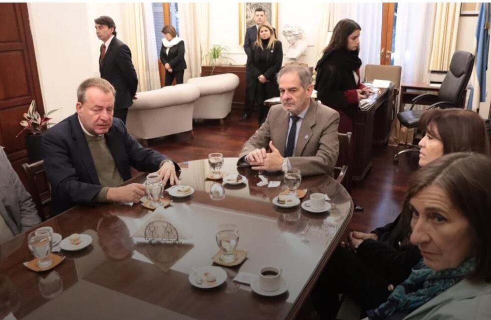 El embajador de Alemania en Argentina visitó la UNT