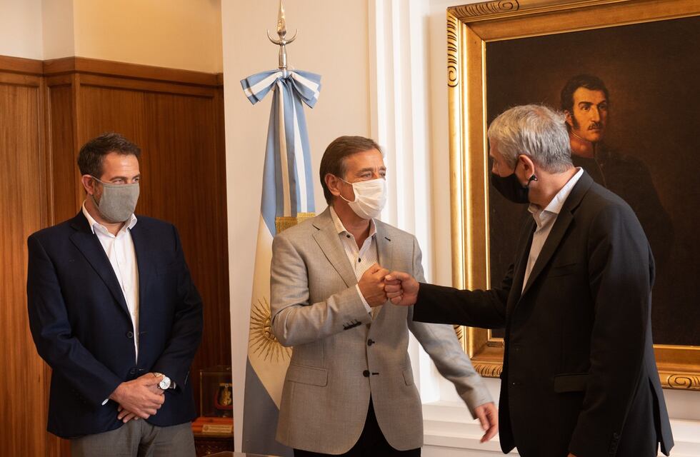 Ferraresi firmó convenios con Suarez para construir 1.000 viviendas