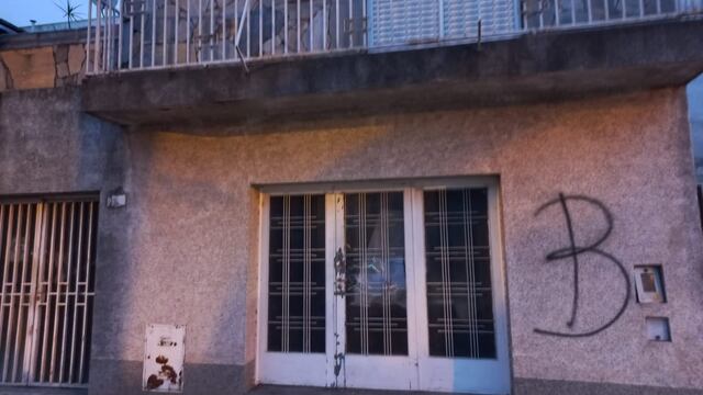 El hermano de la víctima vive en la planta alta del inmueble ubicado sobre San Luis al 5400.