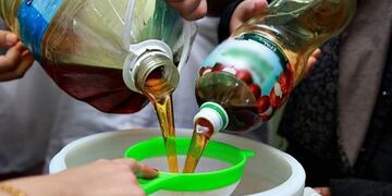 Promueven la reutilización de aceites vegetales usados (AVU).