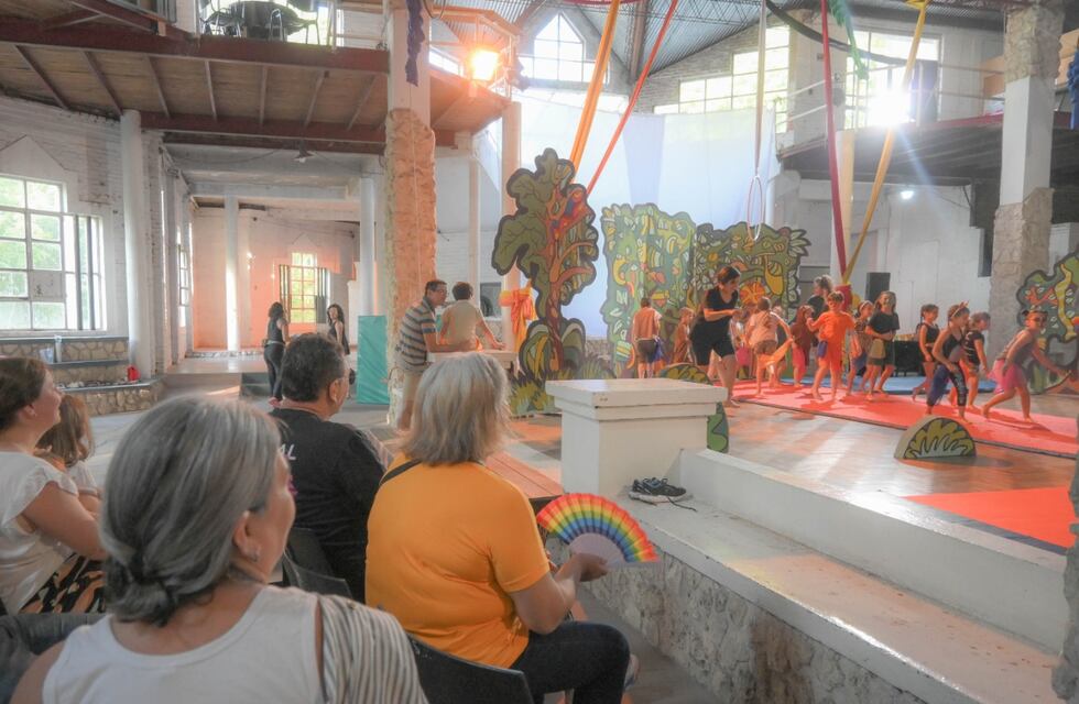 La Escuela Municipal de Circo Larrisa ofrece una propuesta de formación integral para infancias y adultos
