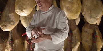 Kiko Fernández y su familia venden uno de los jamones de pata negra más exquisitos del país, mezclando las particularidades de Salta con sus tradiciones de España.