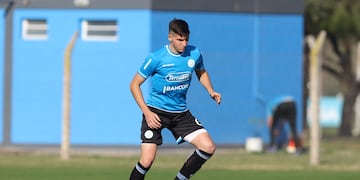Con 20 años, Santiago Morales haría su debut este lunes en Belgrano ante Estudiantes de Río Cuarto (Prensa Belgrano).