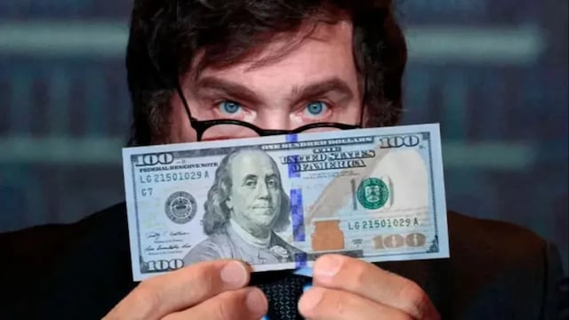 Javier Milei y un billete de dólar. Imagen ilustrativa.