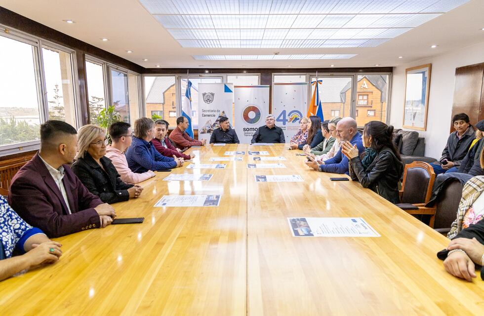 Acuerdan precios de productos escolares entre las Cámaras de Comercio y la Provincia