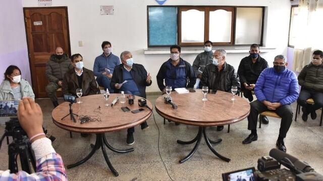 El gobernador Morales y el ministro Bouhid encabezaron en La Quiaca una conferencia de prensa para anunciar el "toque de queda sanitario" y otras medidas para combatir la pandemia en esa ciudad.