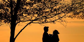 Las ocurrentes ideas de correntinos para encontrar pareja (AP / Archivo).