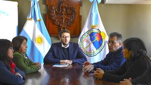 El concejal Leandro Giubergia encabezó el acto de entrega del reconocimiento al CUCAIJUY por sus 30 años de servicio en la provincia.