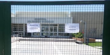 Cerraron las puertas del Hospital Carrillo por falta de personal para atender la guardia médica.