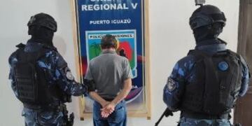 Amenaza con arma de fuego en un inquilinato de Puerto Iguazú.