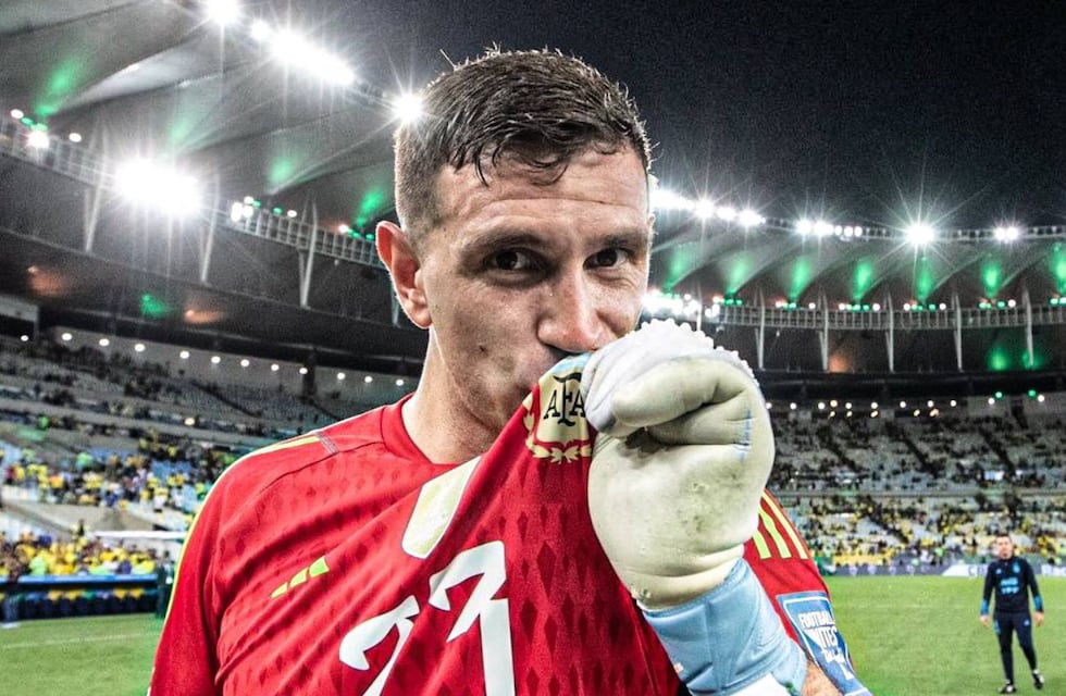 Cordobeses recrearon la atajada del Dibu Martínez ante Francia y el arquero tuvo un inesperado gesto