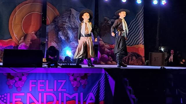 Los espectáculos vendimiales en cada distrito comenzaron el 21 de octubre y terminarán el 11 de diciembre.