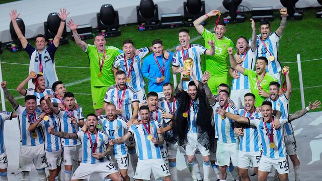La celebración de la Argentina ya con la nueva camiseta, con las tres estrellas.