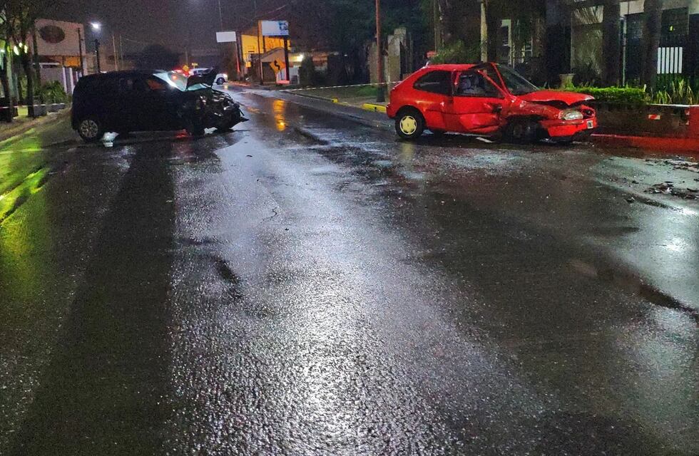 Tremendo choque en la madrugada del domingo en Av. Pagani en Arroyito