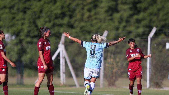 Mayra Acevedo gritando este lunes uno de sus goles en Belgrano (Foto: Prensa CAB).