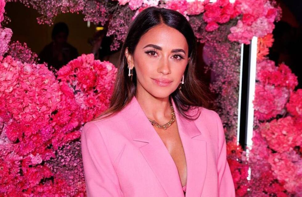 Lujo y sofisticación: cuánto vale el outfit que Antonela Roccuzzo usó en el evento de Guerlain