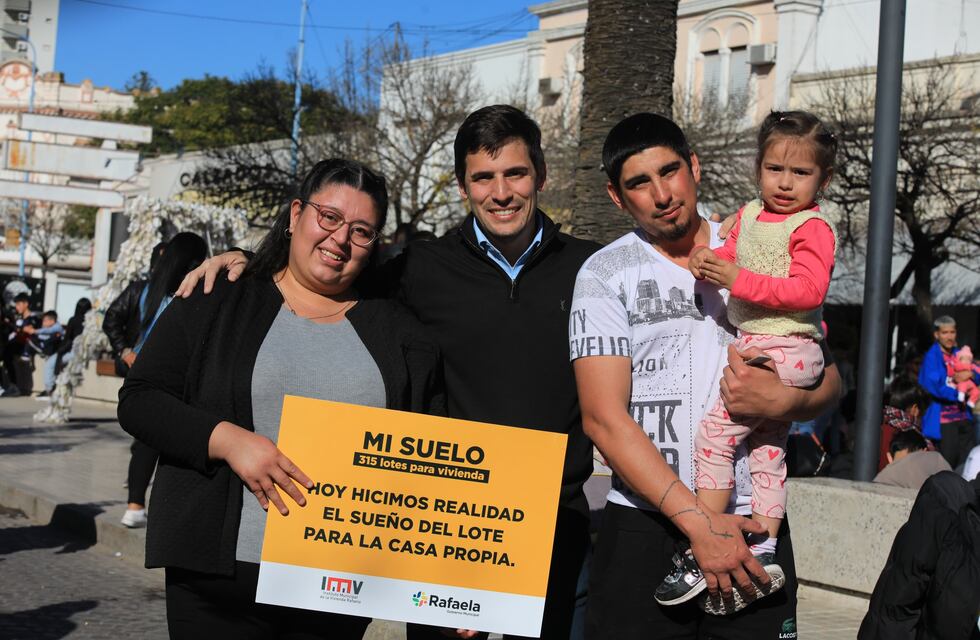 Emotivo y popular sorteo de los 315 lotes