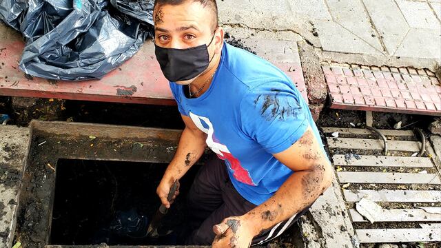Aseguran que en dos días llenaron 20 baldes de basura. (Foto: Leonardo Guevara)