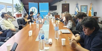 Continúan las negociaciones salariales entre la Municipalidad de Ushuaia y los gremios