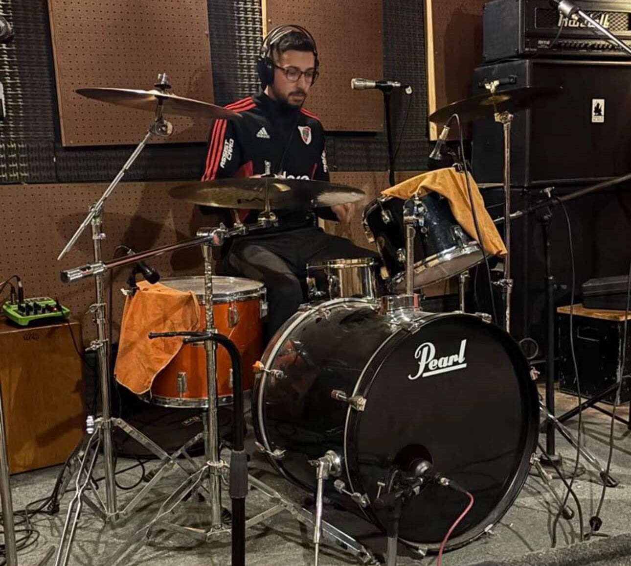 Dave Scharff, músico nacido en Arroyito, presentó el proyecto “Sherydan”