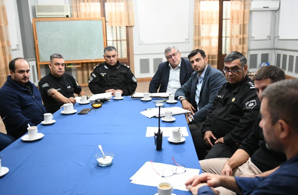 El Comando Unificado analizó el trabajo a realizar con los corrales para caballos sueltos