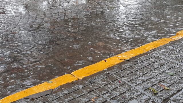 Una fuerte tormenta de agua y viento afectó a Rafaela