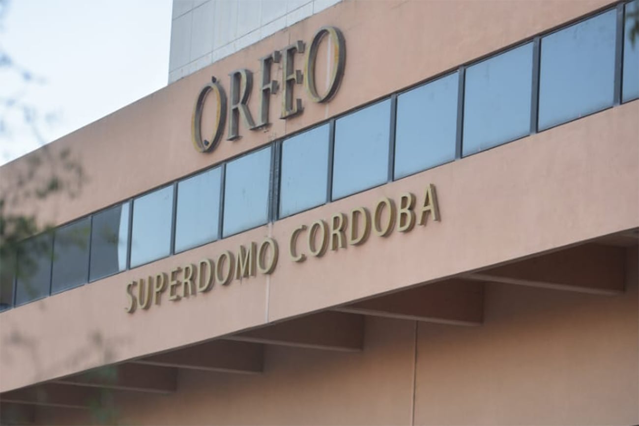 Córdoba. Comenzaron las demoliciones en el Orfeo: avanza el proyecto del distrito de salud. (José Gabriel Hérnandez / La Voz)