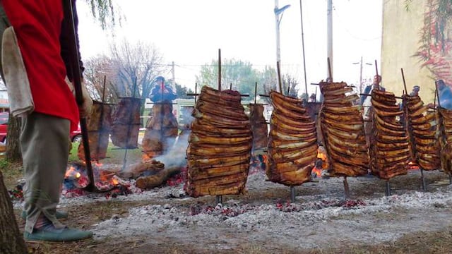 Bomberos Voluntarios de Pérez cumplen 44 años y lo festejan con el tradicional costillar a la estaca