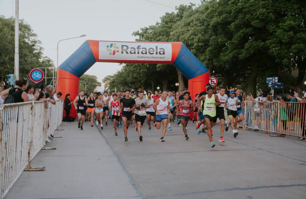 Con más de 300 corredores, se llevó a cabo la primera Carrera Recreativa Nocturna del año
