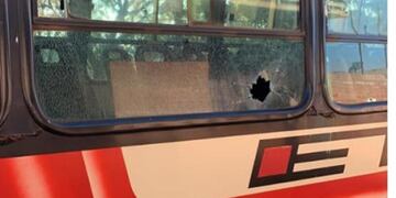 Mado: apedrearon colectivo de la empresa ETCE