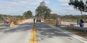 Personal de Vialidad Nacional hará pruebas de carga en un puente, en Jujuy