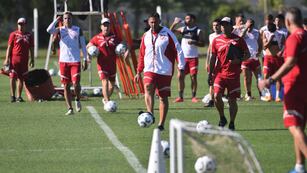 Diego Dabove, con plantel completo en el regreso de Instituto a entrenar (Foto: Pedro Castillo).