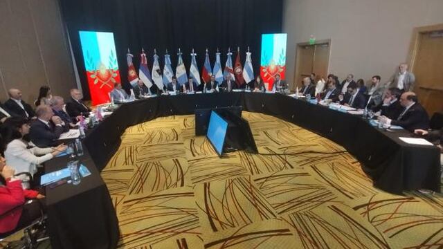 El gobernador Osvaldo Jaldo estuvo presente en la Asamblea de Gobernadores del Norte Grande en Chaco