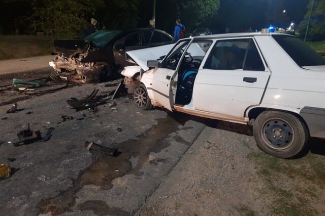 El siniestro vial se produjo este domingo en 131 y 514, en Gonnet (0221).