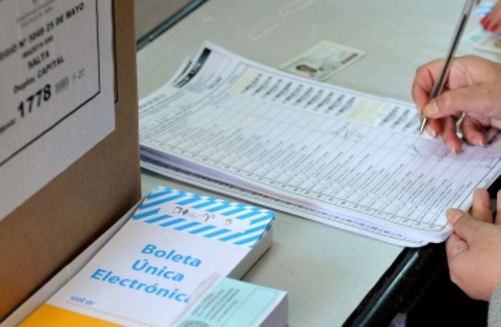 Denuncias y detenciones durante las elecciones en Salta por “compra” de votos y hacer propaganda a pesar de la veda