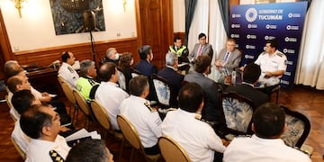 Junto a la Plana Mayor de la Policía, Jaldo analizó los operativos contra el narcotráfico