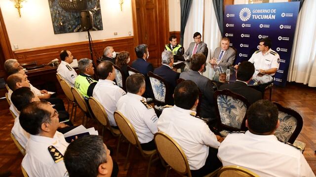 Junto a la Plana Mayor de la Policía, Jaldo analizó los operativos contra el narcotráfico