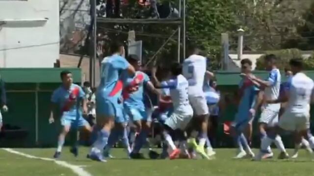 El partido de Reserva entre Arsenal y Godoy Cruz terminó en una batalla campal.