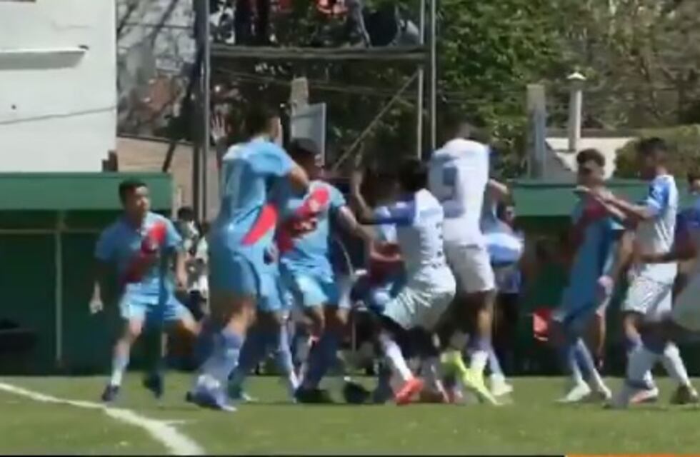 Godoy Cruz y Arsenal terminaron en una batalla campal en el partido de Reserva