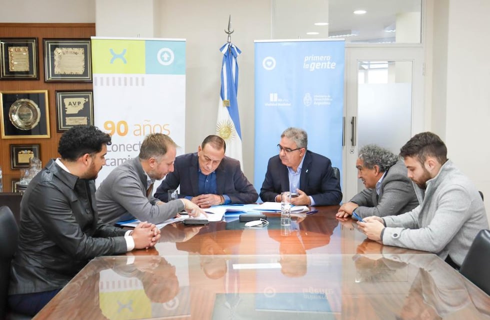 Obras: Jalil firmó contrato con Vialidad Nacional para la repavimentación de las rutas 60 y 157