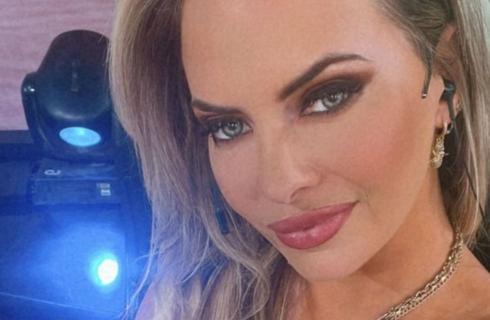 Ale Maglietti deslumbró con un look ‘total jean’ en una tarde a pura música electrónica y house