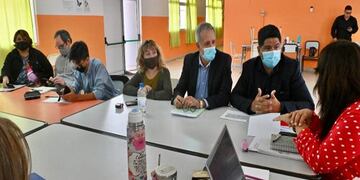 Reunión entre el Gobierno de Chubut y gremios docentes.