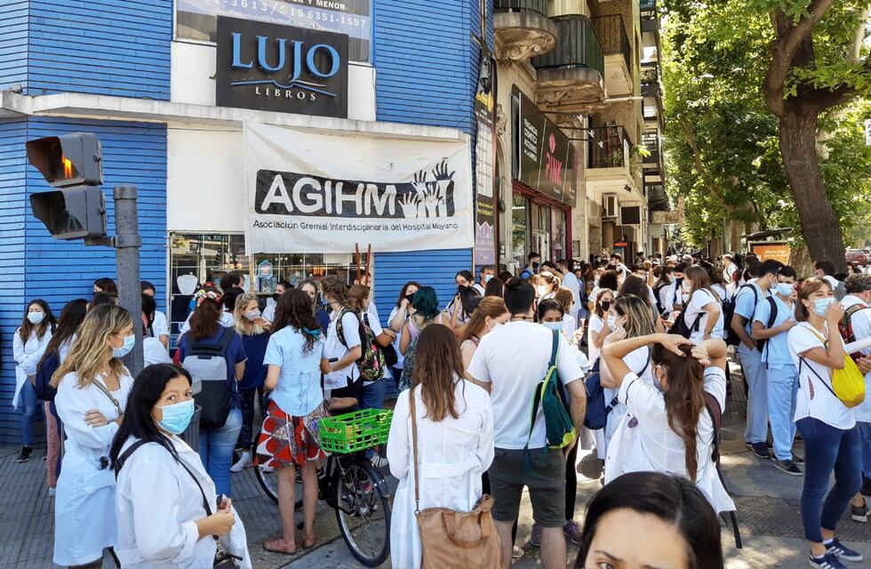 Murió un médico durante la protesta por mejoras salariales para los trabajadores de la salud