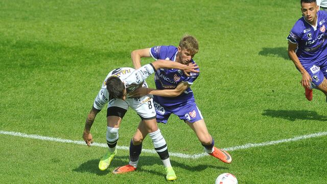 Rodrigo Mazur, lateral de Instituto, en el partido ante All Boys por la Primera Nacional. (Javier Ferreyra)