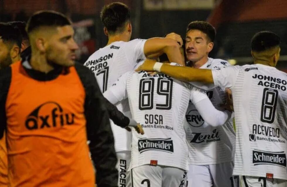 Golazo de Alexander Sosa de El Tío para Patronato ante el Colón de Schott que ingreso y salió en el partido