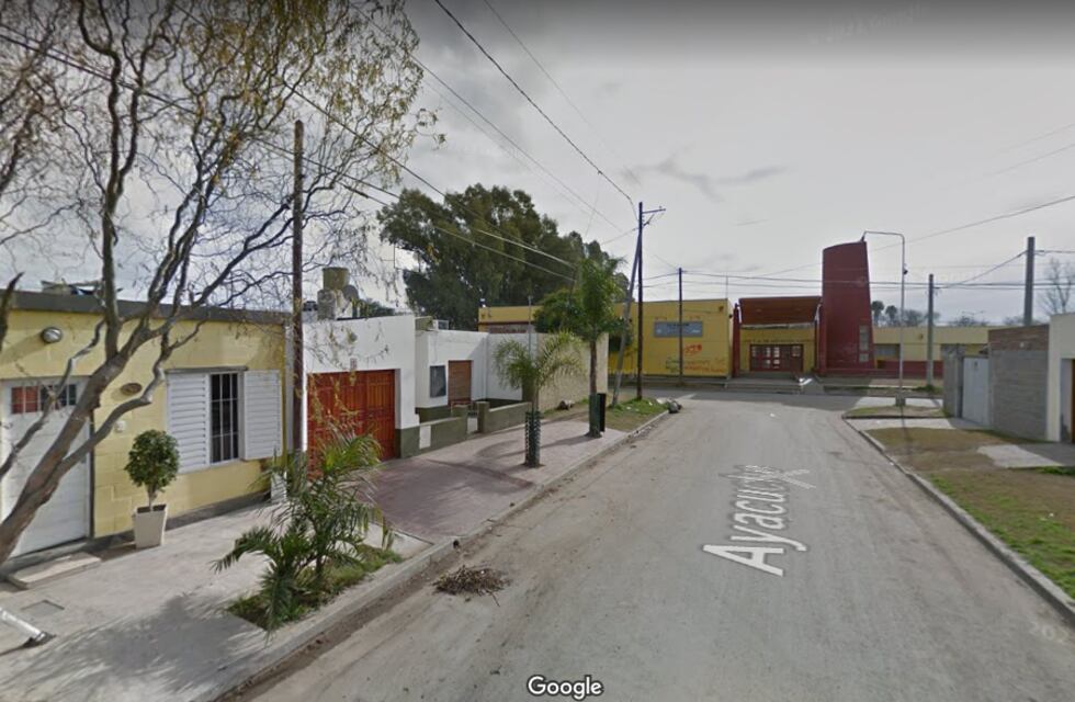 Violencia en Córdoba: la golpeó y apuntó con un arma en plena vía pública