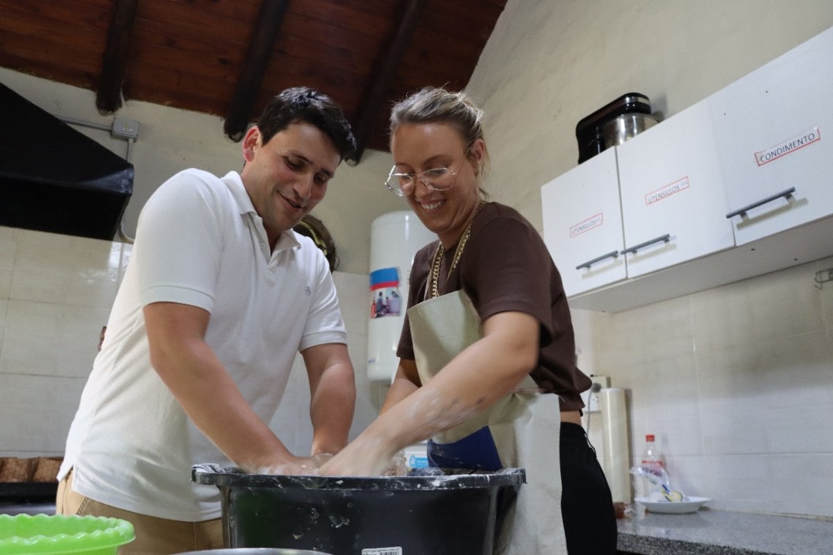 La viceintendenta Julieta Carrazza y el secretario de Desarrollo Humano, Juan Ignacio Olano.
