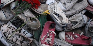 Un 30 de diciembre de 2004 ocurría una de las peores tragedias de nuestro país: una bengala encendida en el boliche República de Cromañón desató un incendio que dejó 194 muertos y 1.432 heridos. Un repaso en fotos.