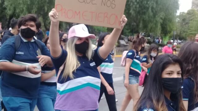 Reclamo de egresados 2020 por las condiciones de la fiesta en San Luis